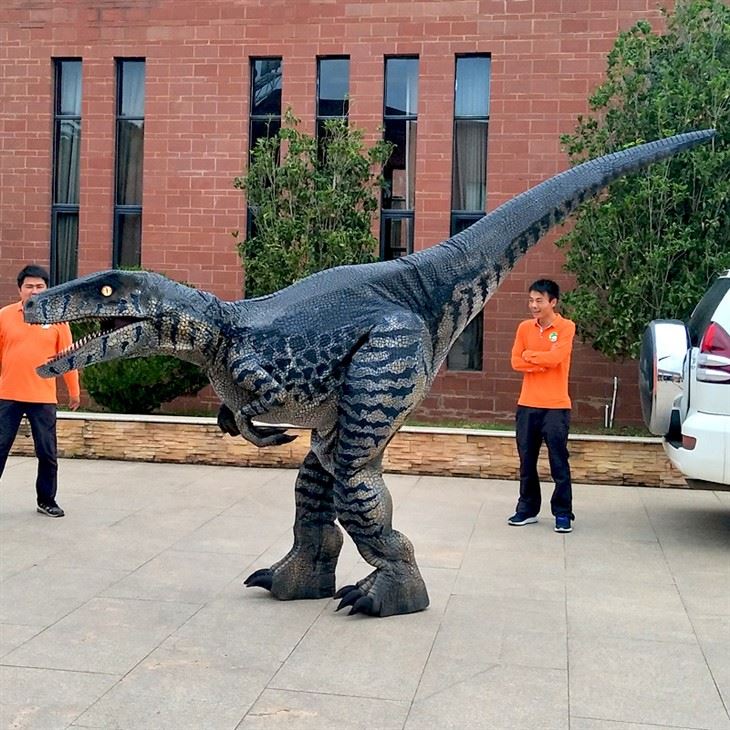Robotu simulācijas Velociraptor mehāniskais kostīms